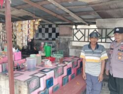 Personel Polsek Dusel Gencar Sosialisasikan Larangan Pungli Dengan Warga