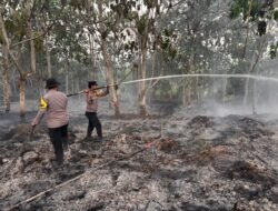 *Gerak Cepat Polsek Awang Bersama Warga Padamkan Titik Api di Desa Janah Jari, Karhutla Berhasil Dikendalikan*