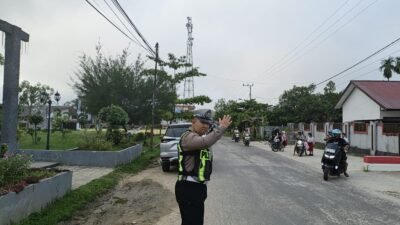 Personel Satlantas Polres Gumas Pastikan Keselamatan di Jalan