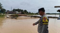 Personel Polsek Sepang Lakukan Deteksi Dini Bencana Alam di DAS Kahayan