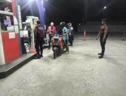 Antisipasi Gangguan pada Jam Rawan, Sat Samapta Polres Sukamara Patroli Malam di SPBU