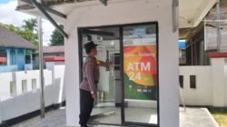 Hadirkan Rasa Aman, Personel Polsek Tewah Perketat Pengamanan Bank dan Pusat Pertokoan