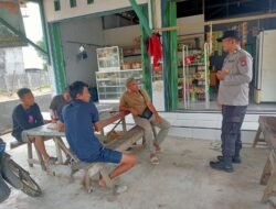 Cegah Pungli, Personel Polsek Karau Kuala Gencar Beri Imbauan Dengan  Masyarakat