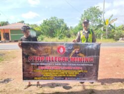 PERSONEL POLSEK PULAU PETAK LAKSANAKAN SOSIALISASI ILEGAL MINING KE MASYARAKAT GUNA PENCEGAHAN TAMBANG LIAR DI WILAYAH KECAMATAN PULAU PETAK