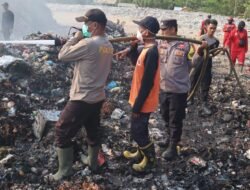 Polres Sukamara dan Instansi Terkait Bersinergi Padamkan Kebakaran TPA Sedawak