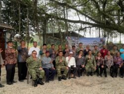 Perkuat Mitigasi Karhutla, Tim Pasis Sesko TNI Bersama Kecamatan Sambas Gelar Coffee Morning