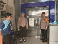 Piket Polsek Kapuas Tengah Rutin lakukan patroli ke Bank BRI unit Pujon.