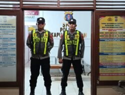 ‎Personel Piket Laks Giat Jaga Mako Polsek Kapuas Tengah. 