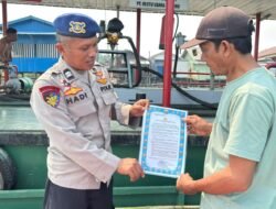 Satpolairud Polres Kapuas Sosialisasikan Larangan Karhutla kepada Warga Bantaran DAS Kapuas