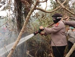Gunakan X-Fire, Kapolres Kapuas Percepat Pemadaman Karhutla di Sei Pasah