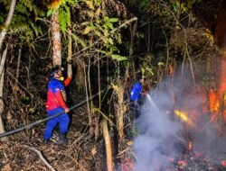 Polres Gunung Mas Padamkan Karhutla di Teluk Nyatu, Respons Layanan Call Center 110