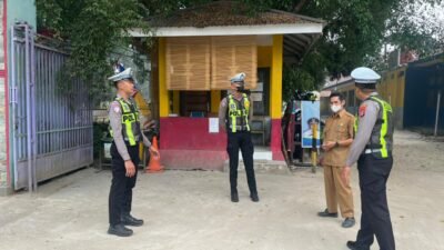 *Patroli Harkamtibmas, Satlantas Polres Bartim Sasar Lingkungan Sekolah Cegah Gangguan Kamtibmas di Tamiang Layang*
