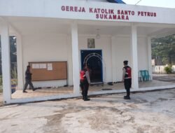 Sat Samapta Polres Sukamara Sambangi Gereja Katolik Santo Petrus, Dukung Ibadah Minggu Berlangsung Khidmat
