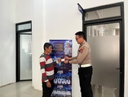 *Utamakan Pelayanan Prima, Satpas Polres Bartim Dampingi Pemohon SIM dari Pendaftaran hingga Ujian*