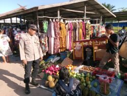 Pagi Hari di Pasar Sei Kayu, Bhabinkamtibmas Hadir Jaga Rasa Aman Warga