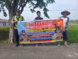 DALAM UPAYA PENCEGAHAN KEBAKARAN HUTAN DAN LAHAN, PERSONEL POLSEK PULAU PETAK SOSIALISASIKAN SANKSI PIDANA PELAKU KARHUTLA KE MASYARAKAT KECAMATAN PULAU PETAK