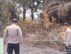 CEK TITIK HOTSPOT DI TANJUNG PARING, PERSONEL POLSEK HANAU PASTIKAN API TELAH PADAM