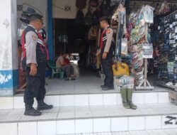 Sat Samapta Polres Sukamara Jaga Pasar Inpres Tetap Kondusif di Tengah Aktivitas Pedagang dan Pengunjung