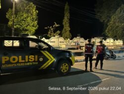 Satsamapta Cegah Gangguan Kamtibmas di Kawasan Taman Trotoar SDN 3