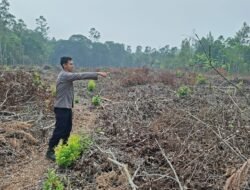 *Bhabinkamtibmas Desa Kandris Pantau Lahan Perkebunan Warga, Sampaikan Imbauan Humanis Cegah Karhutla**