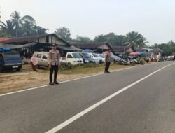 *Pasar Mingguan Bentot Ramai, Polsek Patangkep Tutui Hadir Jaga Keamanan dan Ketertiban arus Lalulintas*