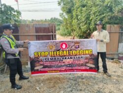 SOSIALISASI PENEBANGAN HUTAN SECARA LIAR (ILEGAL LOGING) OLEH PERSONIL POLSEK PULAU PETAK