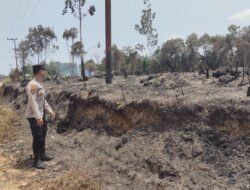 *Laporan Titik Api Ditindaklanjuti, Polsek Awang Bersama Warga Padamkan Kebakaran Lahan 0,5 Hektare di Janah Jari**