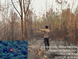 *Terima Laporan Warga, Bhabinkamtibmas Luau Jawuk Bergerak Padamkan Titik Api di Luau Jawuk**