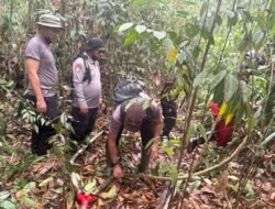 *Kasat Samapta dan Kapolsek Dusun Tengah Turun Langsung Cek Hotspot di Ampah Kota, Api Dipastikan Padam**