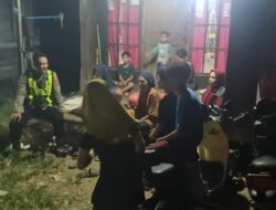 ANGGOTA POLSEK PULAU PETAK LAKSANAKAN PATROLI MALAM, GUNA MEWUJUDKAN KAMTIBMAS KONDUSIF DI WILAYAH KECAMATAN PULAU PETAK