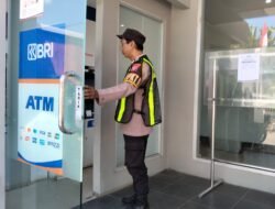 Patroli Siang Hari, Polsek Kapuas Barat Pastikan Objek Vital Mandomai Tetap Aman