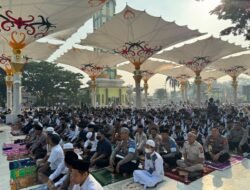Polres Kapuas Ikuti Sholat Istisqa, Bersama 700 Jamaah Memohon Turunnya Hujan