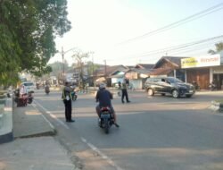 *Satlantas Polres Bartim Perkuat Strong Point Pagi Hari, Wujudkan Kamseltibcarlantas yang Aman dan Kondusif*