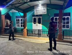 **Patroli Jawara Presisi Polres Bartim Sasar Langgar Darussalam, Pastikan Rumah Ibadah Aman**