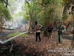 *Respons Cepat Laporan Warga, Bhabinkamtibmas Bersama Tim Peduli Api Tangani Hotspot di Patangkep Tutui**
