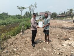 Personel Polsek Basarang Himbau Maklumat Polda Kalteng Dengan Warga Di Wilayah Hukumnya