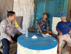 Perangi Berita Bohong, Personel Polsek Kahulut Edukasi Warga agar Bijak Menyerap Informasi
