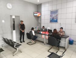 *Satsamapta Polres Bartim Perketat Pengamanan BRI Tamiang Layang, Cegah Gangguan Kamtibmas*