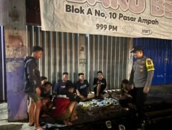 Patroli KRYD Polsek Dusun Tengah Sambangi Tongkrongan Warga di Ampah Kota