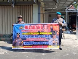 DALAM UPAYA PENCEGAHAN KEBAKARAN HUTAN DAN LAHAN, PERSONEL POLSEK PULAU PETAK SOSIALISASIKAN SANKSI PIDANA PELAKU KARHUTLA KE MASYARAKAT KECAMATAN PULAU PETAK