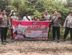 *STOP KARHUTLA! POLSEK DUSUN TENGAH TURUN LANGSUNG, PASANG SPANDUK DAN TEGASKAN ANCAMAN PIDANA*