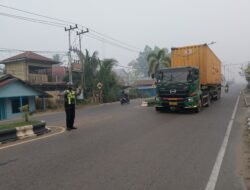 *Tidak Kenal Lelah, Personel Satlantas Bartim Siap Siaga Kawal Aktivitas Pagi Masyarakat*