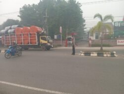 *Cegah Kemacetan dan Lakalantas,  Satlantas Bartim Siaga di Simpang Bank Kalteng*