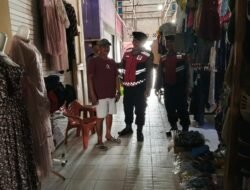 Aktivitas Perdagangan Mulai Berlangsung, Sat Samapta Polres Sukamara Hadir Jaga Keamanan di Kawasan Pasar Inpres