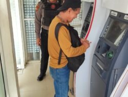 *POLISI SIAGA DI ATM BANK KALTENG AMPAH, KEAMANAN NASABAH SAAT TRANSAKSI DIPERKETAT*
