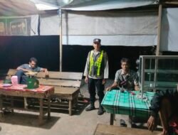 ANGGOTA POLSEK PULAU PETAK LAKSANAKAN PATROLI MALAM, GUNA MEWUJUDKAN KAMTIBMAS KONDUSIF DI WILAYAH KECAMATAN PULAU PETAK