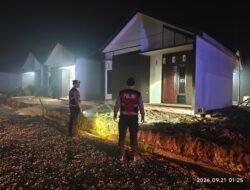 Satsamapta Polres Barito Timur Pantau Keamanan Lingkungan Perumnas Adela
