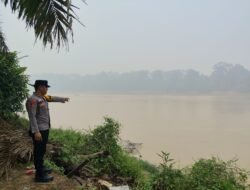 Deteksi Banjir, Polsek Tewang Sangalang Garing dan Pulau Malan Cek Ketinggian Debit Air.