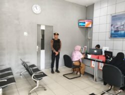 *PERKETAT PENGAMANAN OBJEK VITAL, SATSAMAPTA POLRES BARTIM JAGA BRI UNIT TAMIANG LAYANG*