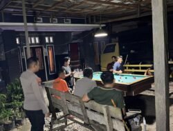 Patroli Malam Polsek Patangkep Tutui Sasar Lokasi Biliar di Desa Ramania